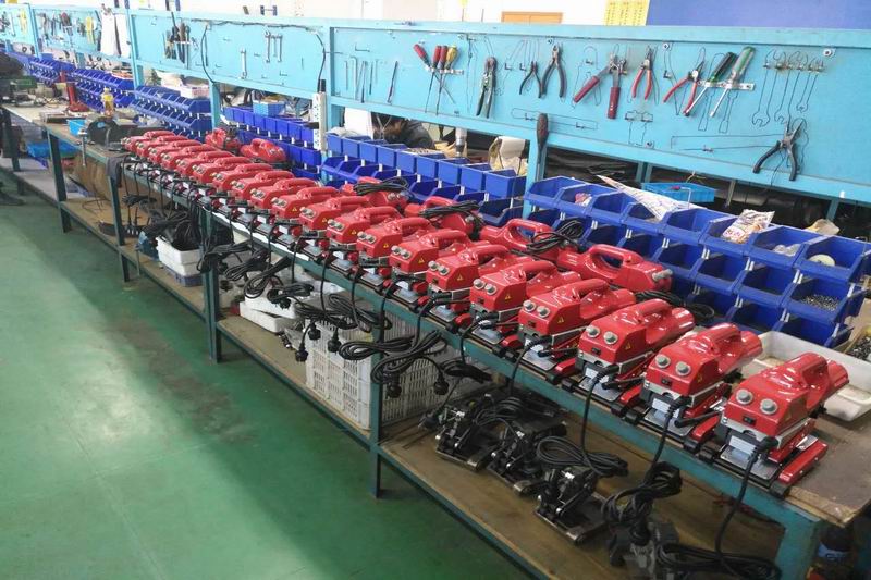 Round hole floor pattern